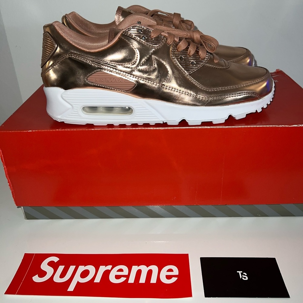 Nike Air Max 90 “Liquid Rose Gold” size 11.5W